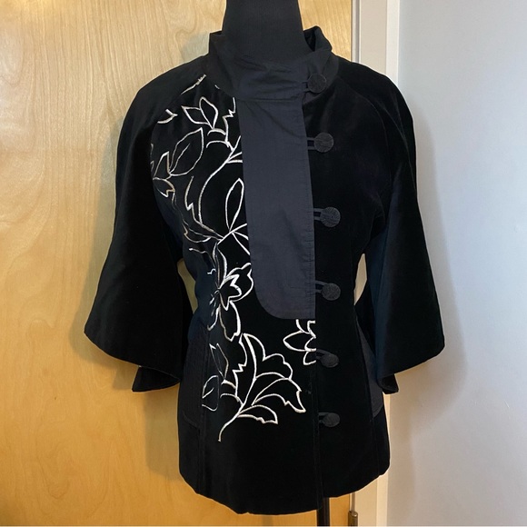 Norm Thompson Vintage Black White Velvet Jacket Embroidery Kimono Sleeves Size M - Picture 5 of 17